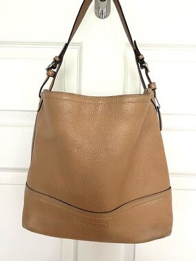 Coach Pebbled Leather Shoulder Bag Tan Brown Slouchy Classic Everyday